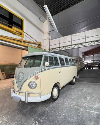 VOLKSWAGEN KOMBI 1.5 LUXO 8V GASOLINA 3P MANUAL